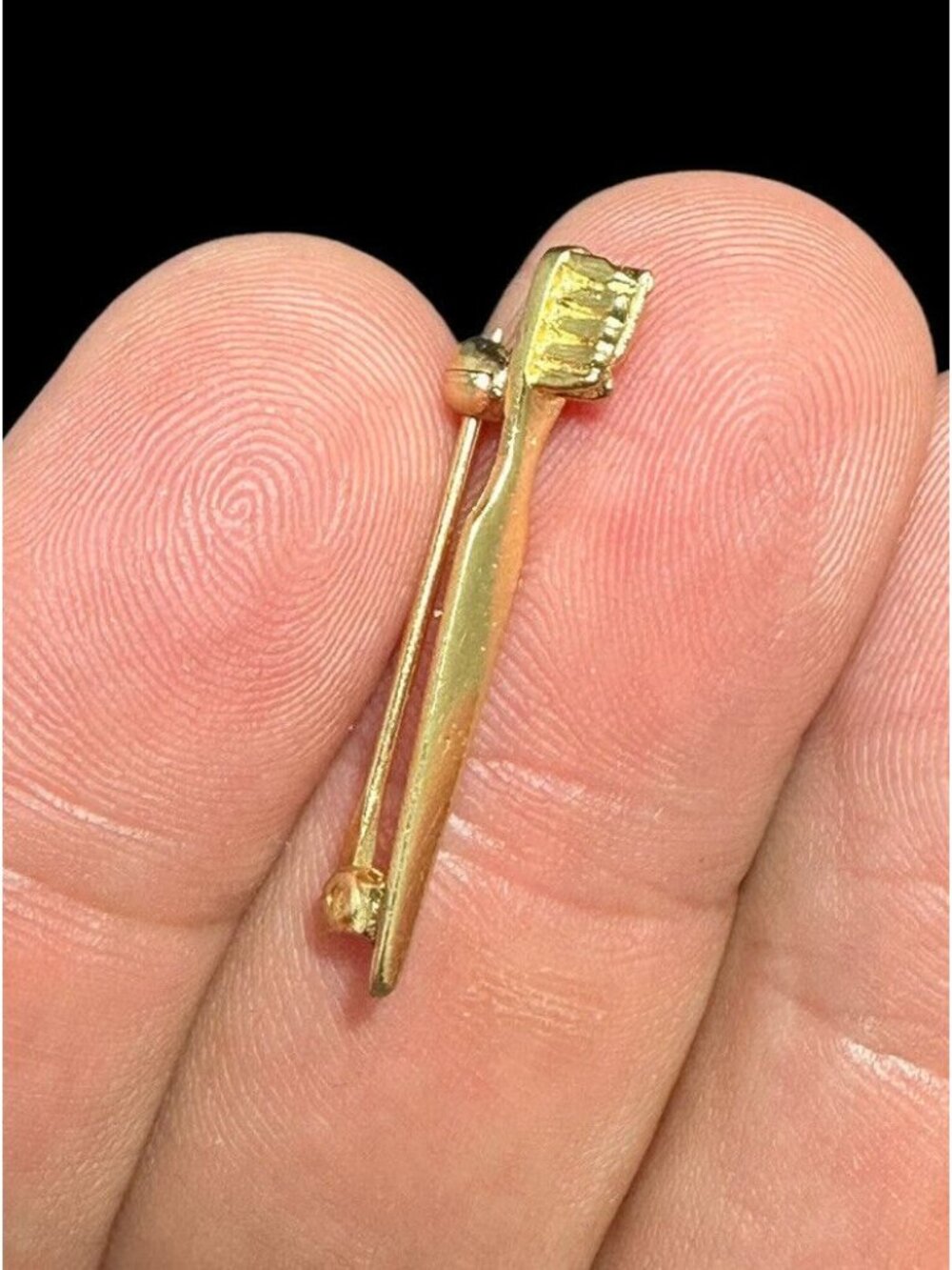 Vintage 14k Yellow Gold Toothbrush Brooch Pin Signed GNC 1.5 Grams